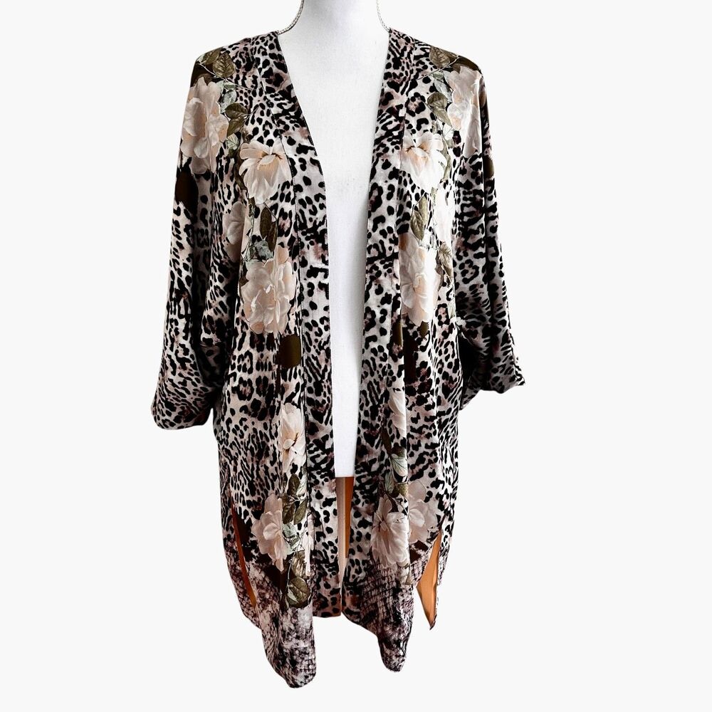 Chico’s S/M Leopard Floral Kimono Cardigan Topper Jacket Fits M L